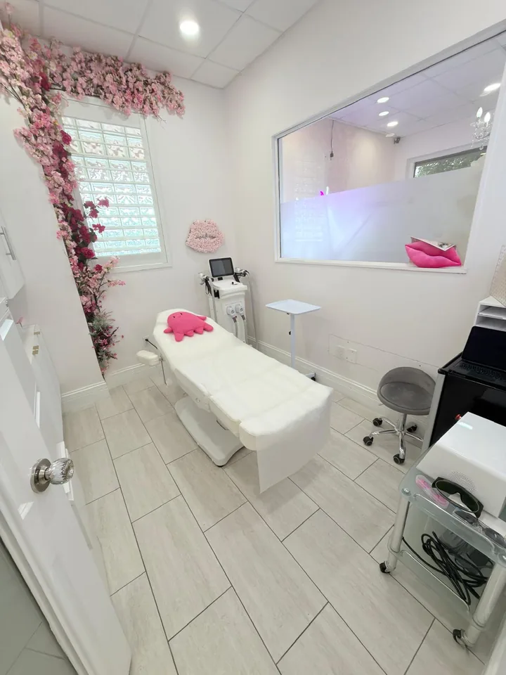 Floral treatment room with cosmetic chairs